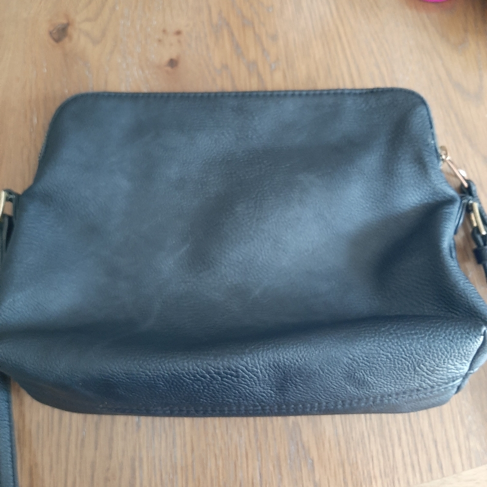 Universal Thread Black Adjustable Crossbody Purse - image 4